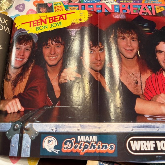 Colorful Teen Magazines Collection - Picture 8 of 9